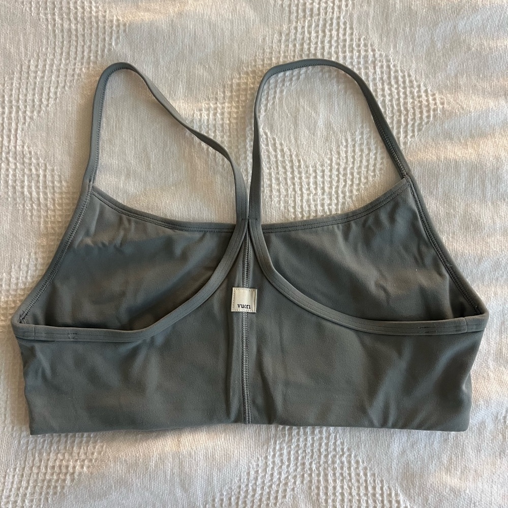 Vuori sports bra